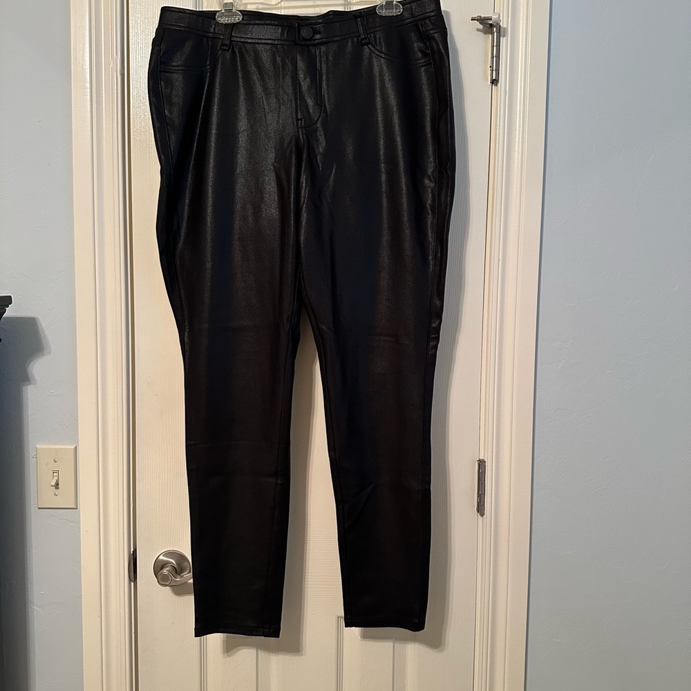 Lane Bryant Faux Leather Pants Black Pull On Size 18 Excellent Condition